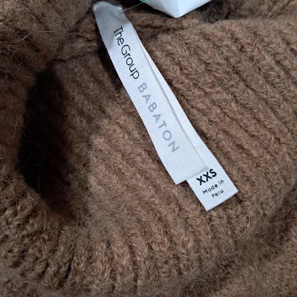 The Group by Babaton 100%  heavy Alpaca Turtleneck Sweater - XXS - Picture 9 of 15